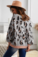 Load image into Gallery viewer, Gray Leopard Printed Puff Sleeve Sweater
