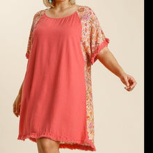 Load image into Gallery viewer, Coral Linen Blend Floral Print Tunic with Pockets and Frayed Hem FB Live
