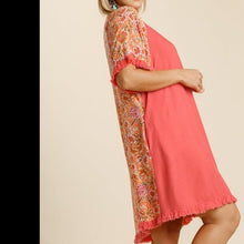 Load image into Gallery viewer, Coral Linen Blend Floral Print Tunic with Pockets and Frayed Hem FB Live
